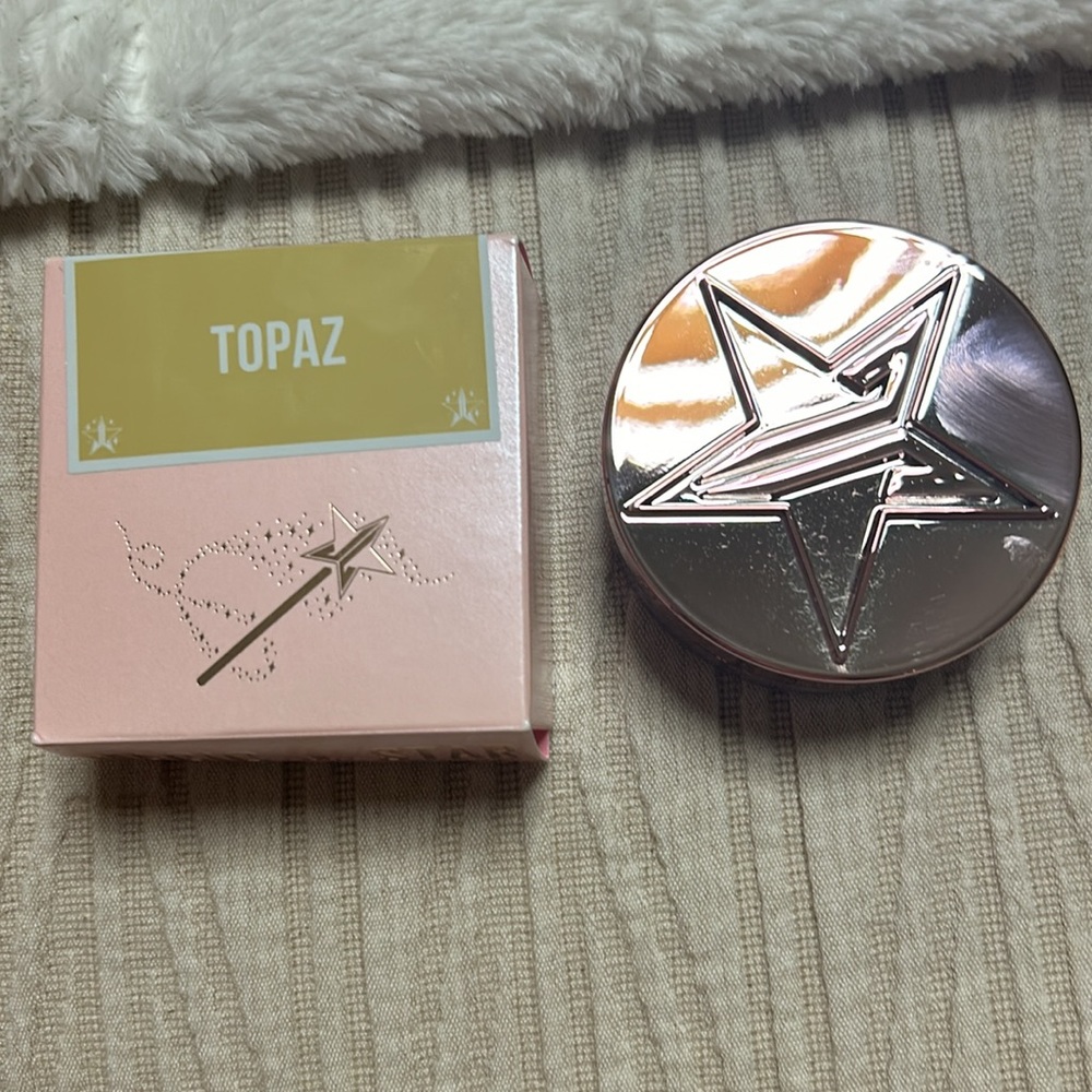 PS-13 Jeffree Star Luminous Setting Powder - Color: Topaz